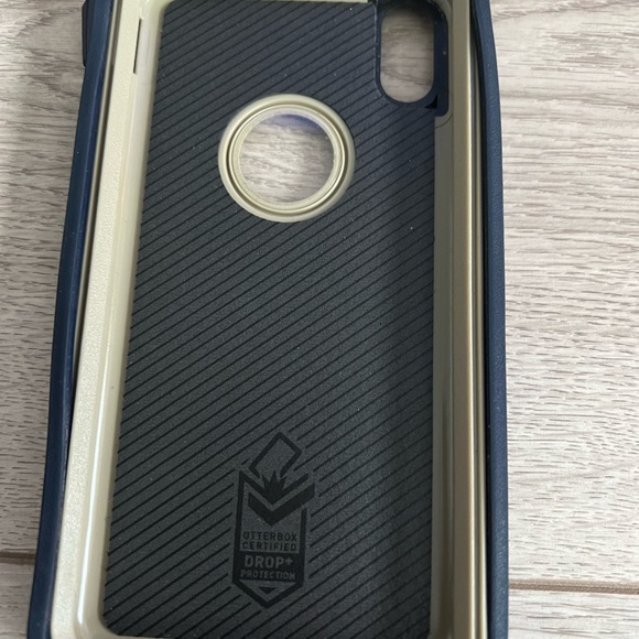 iPhone XS Phone Cover - Picture 2 of 3